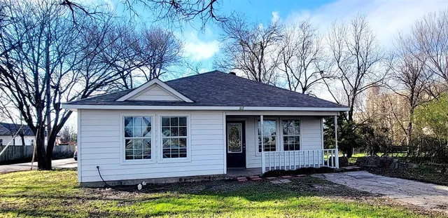 $1,450 | 3112 Travis Street, Greenville, TX 75401