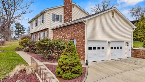 $459,900 | 3719 Country Club Road, Endicott, NY 13760