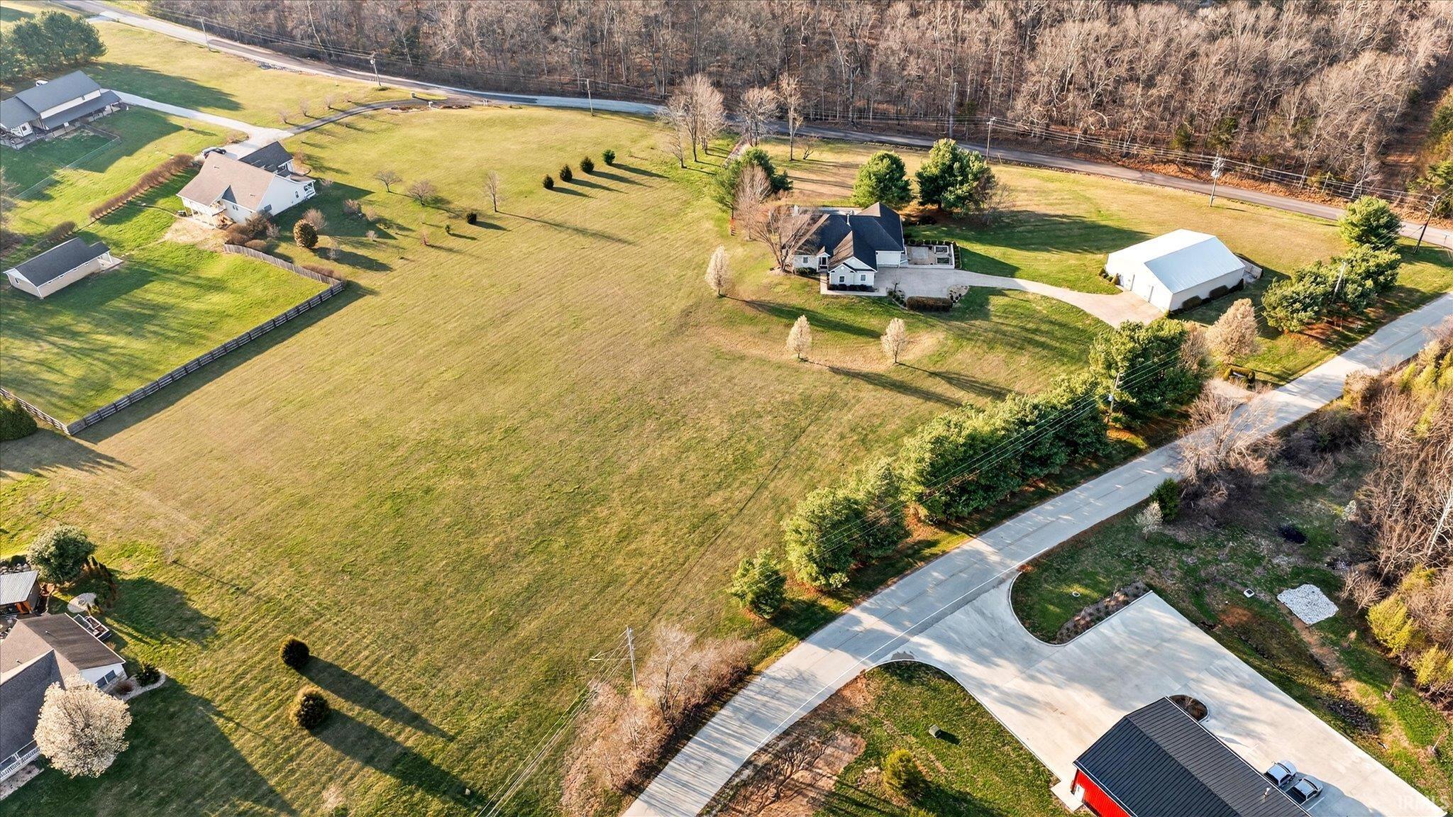 491 East Chambers Pike Bloomington, IN 47404 - Photo 3 of 36