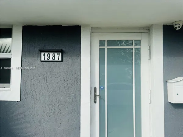 $3,850 | 1987 Northeast 123rd Street, North Miami, FL 33181