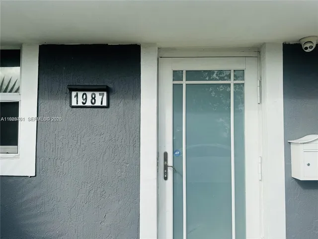 $3,950 | 1987 Northeast 123rd Street, North Miami, FL 33181