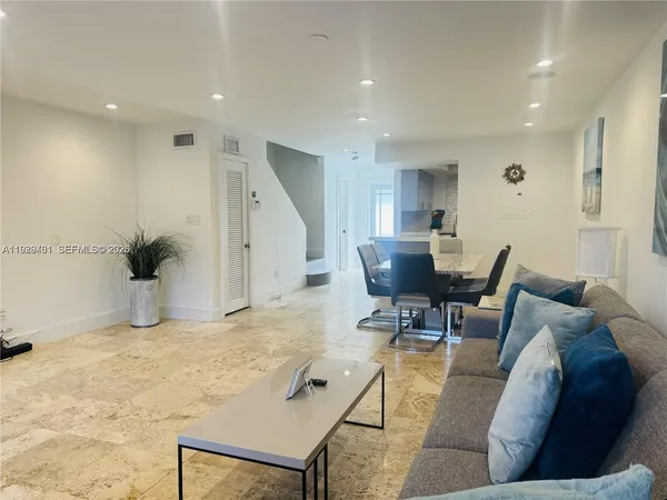 $3,850 | 1987 Northeast 123rd Street, North Miami, FL 33181