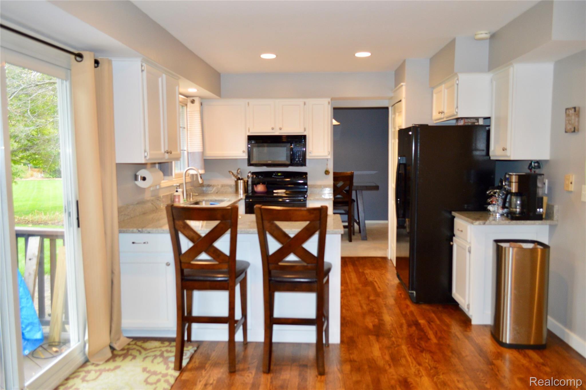 35472 Fredericksburg Road Farmington, MI 48331 - Photo 3 of 28 fullsizeoutput_241.jpeg