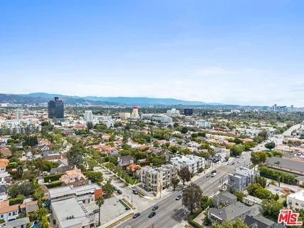 $749,000 | 5525 West Olympic Boulevard, Unit 302, Los Angeles, CA 90036