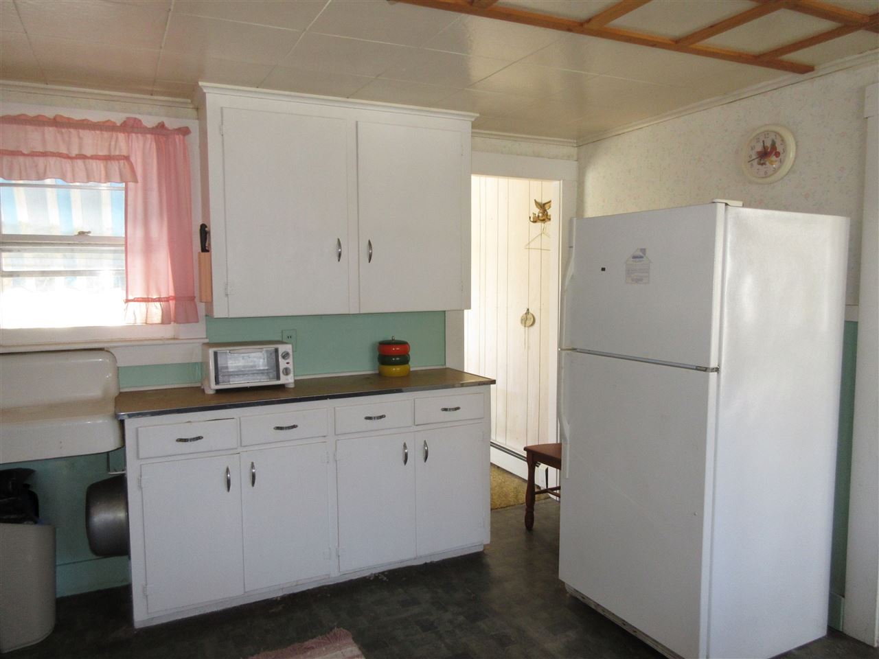 85 Ross Street West Rutland, VT 05777 - Photo 3 of 13