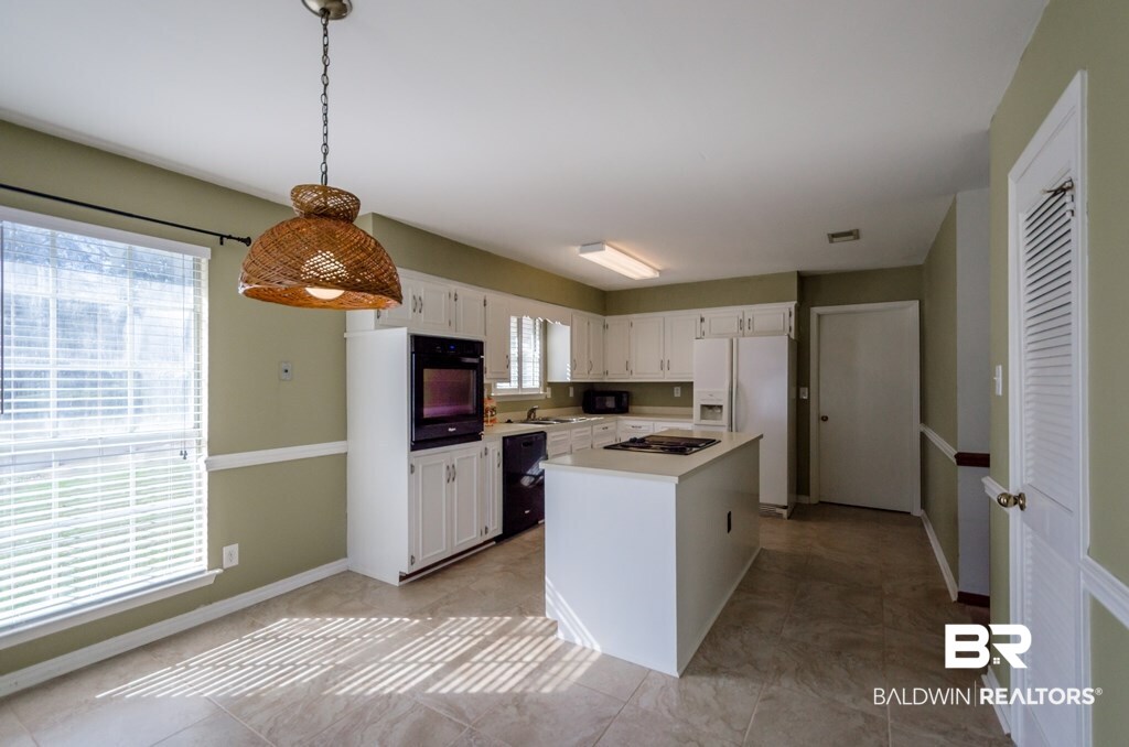 6316 Shadow Lake Court Mobile, AL 36693 - Photo 4 of 21