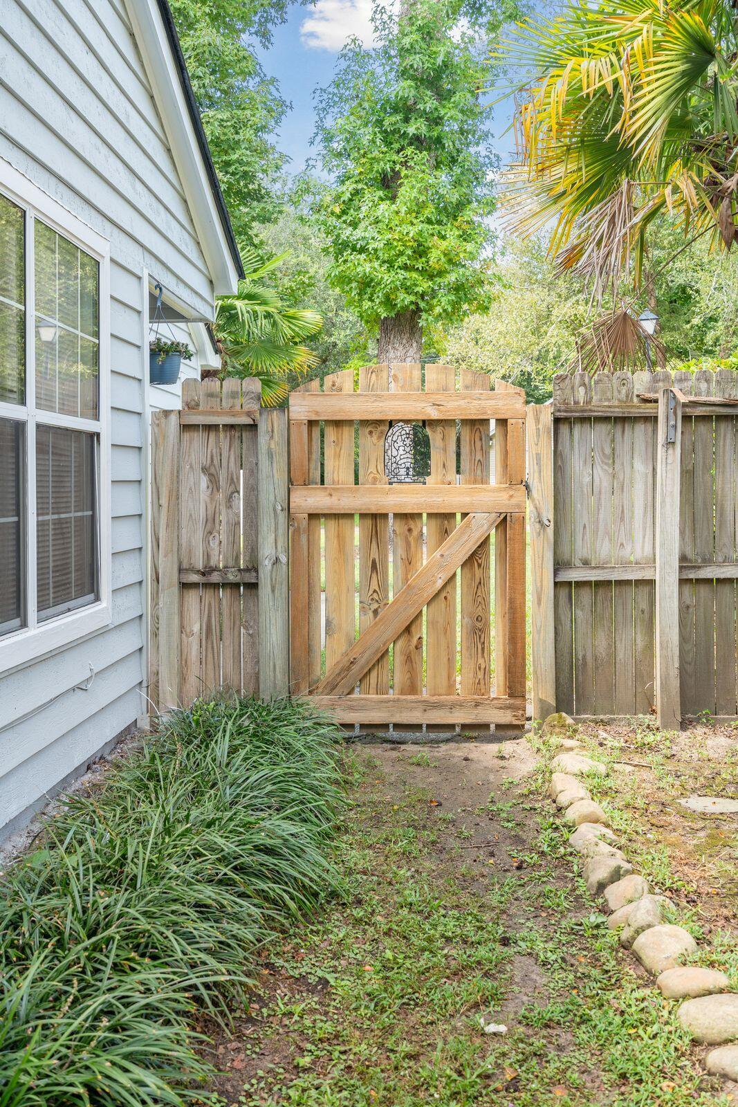 1106 Secessionville Road Charleston, SC 29412 - Photo 29 of 32 1106Secessionville-KeenEyeMarketing-029