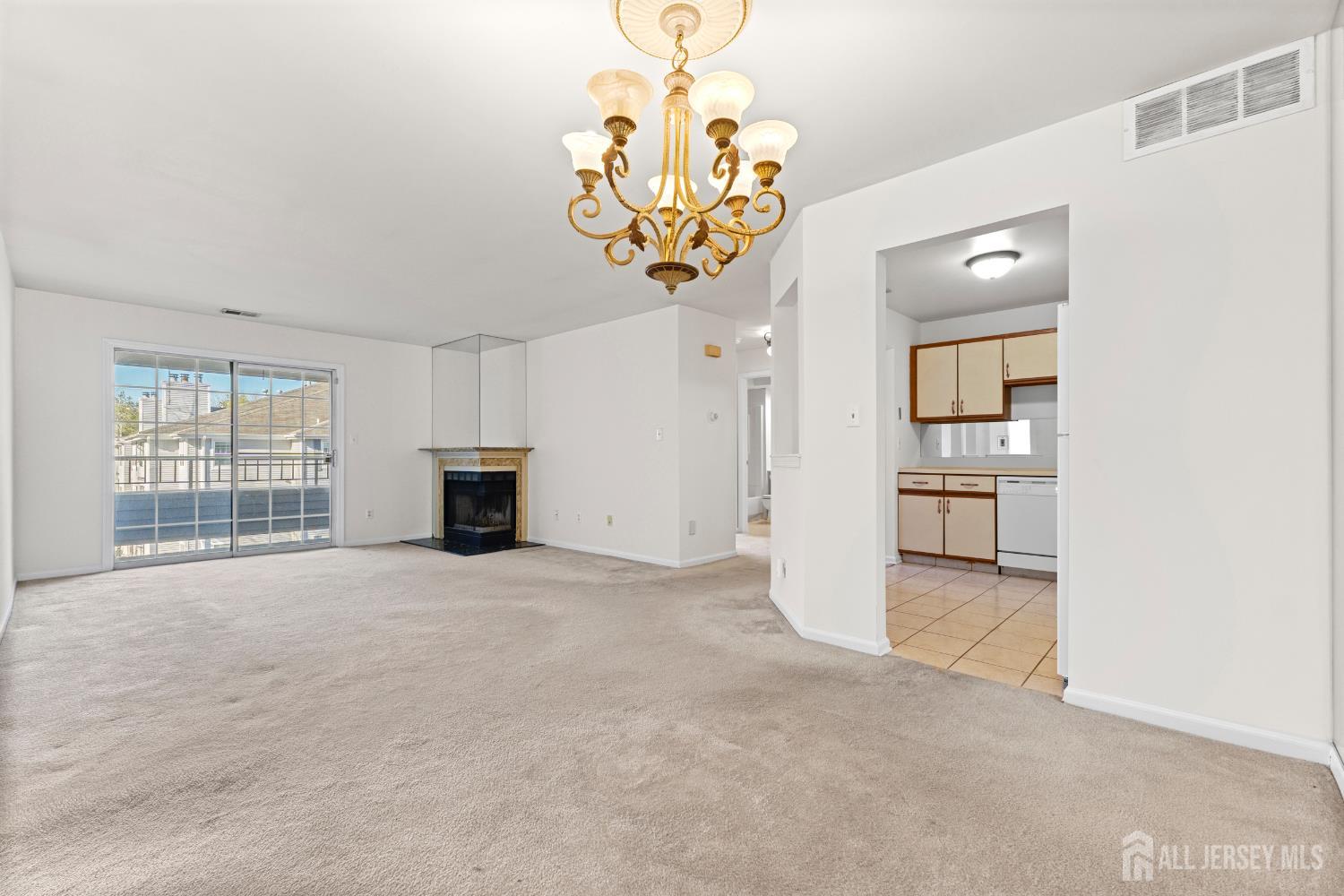 312 Raintree Court Helmetta, NJ 08828 - Photo 15 of 41