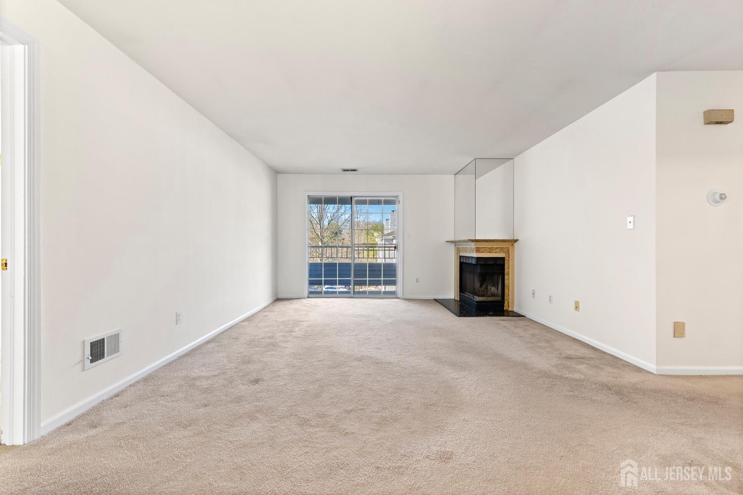 312 Raintree Court Helmetta, NJ 08828 - Photo 17 of 41