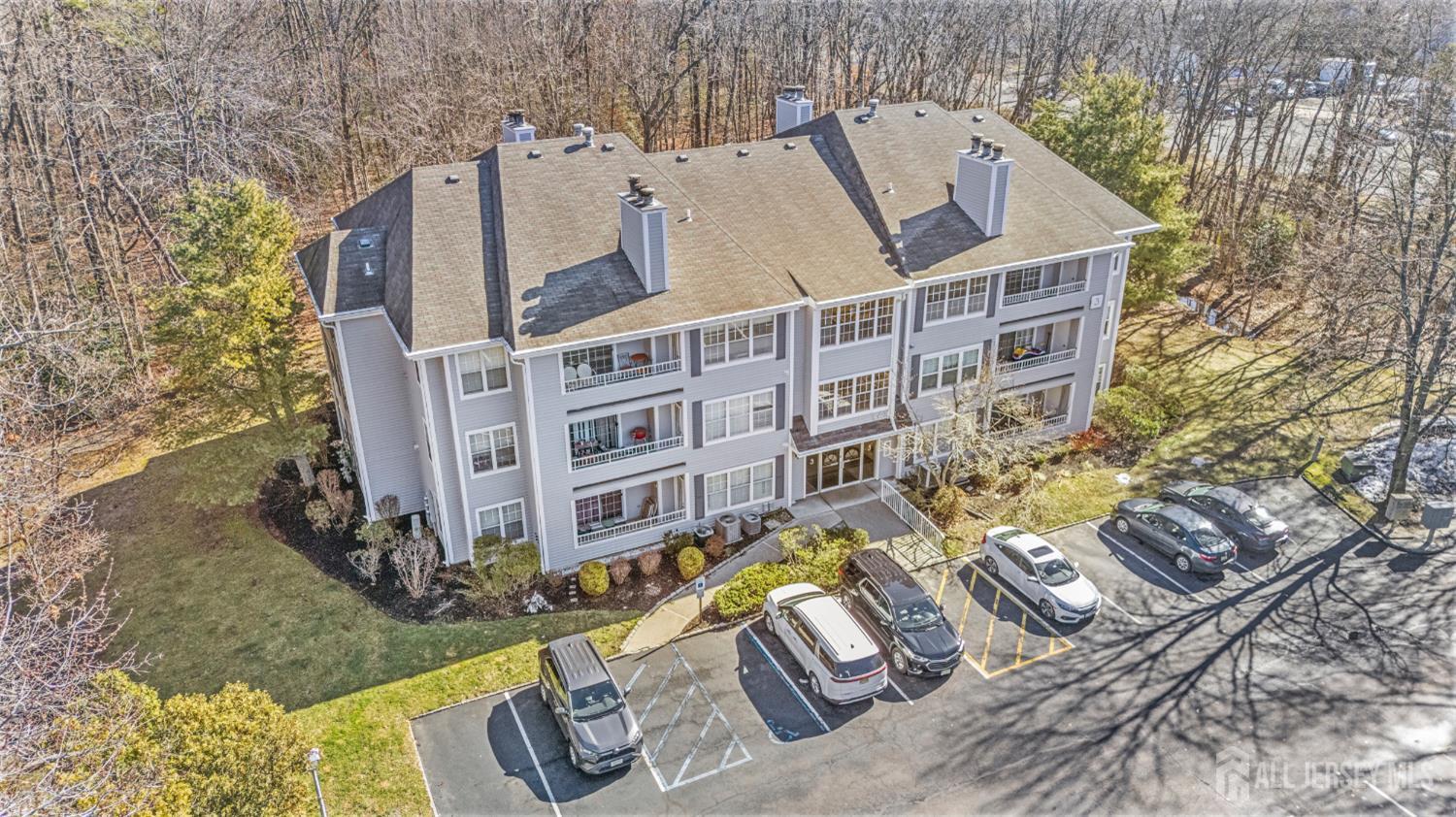 312 Raintree Court Helmetta, NJ 08828 - Photo 2 of 41