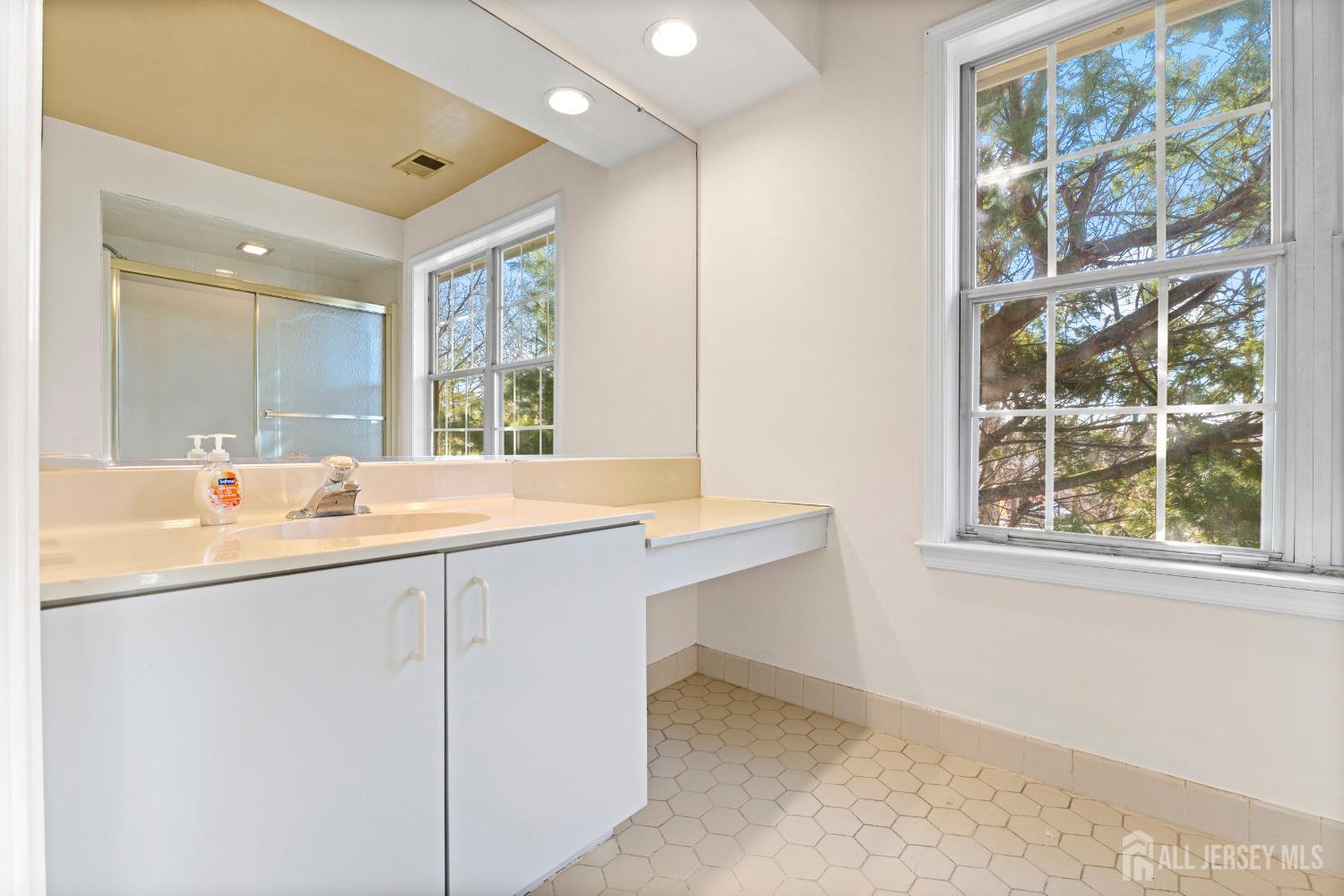 312 Raintree Court Helmetta, NJ 08828 - Photo 29 of 41