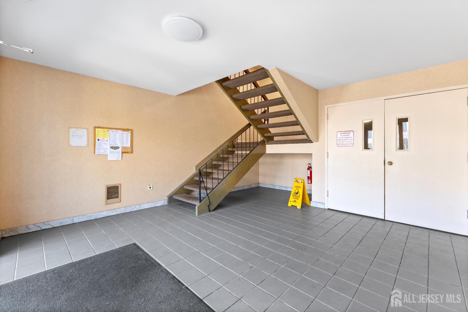 312 Raintree Court Helmetta, NJ 08828 - Photo 5 of 41