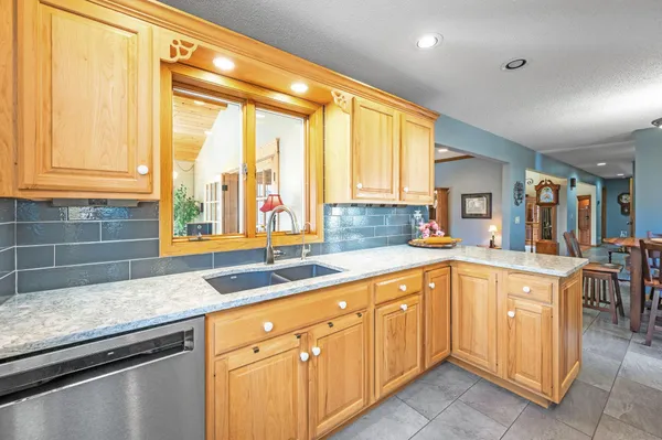 $425,000 | 805 Hengen Street, Fairmont, MN 56031
