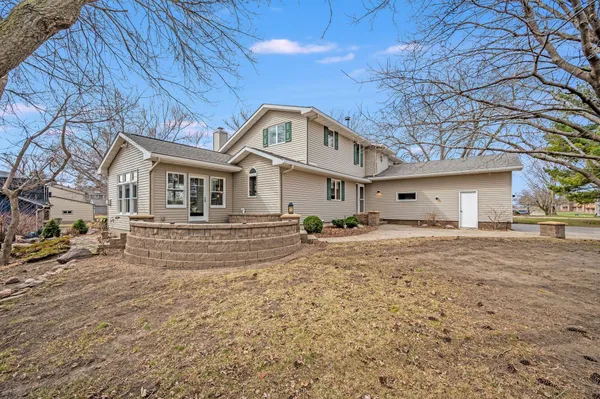 $425,000 | 805 Hengen Street, Fairmont, MN 56031
