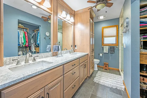 $425,000 | 805 Hengen Street, Fairmont, MN 56031