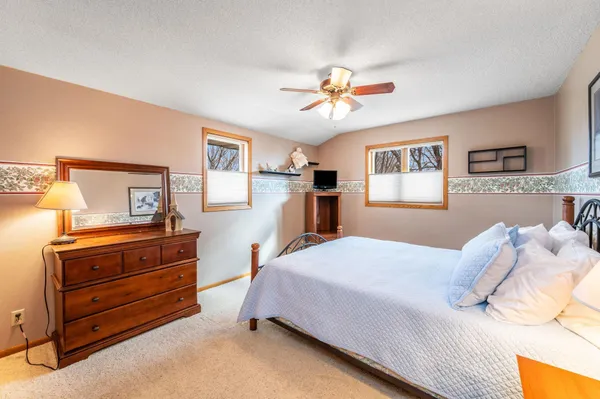 $425,000 | 805 Hengen Street, Fairmont, MN 56031