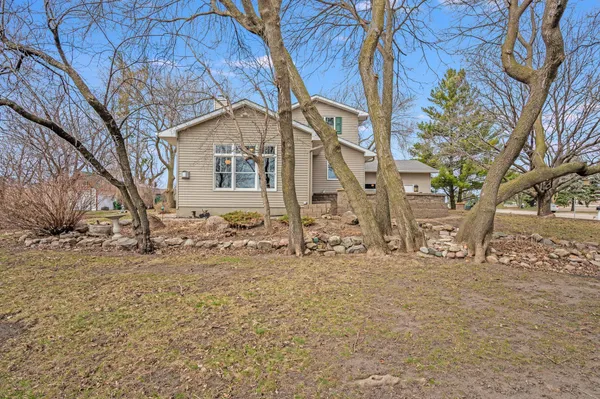 $425,000 | 805 Hengen Street, Fairmont, MN 56031