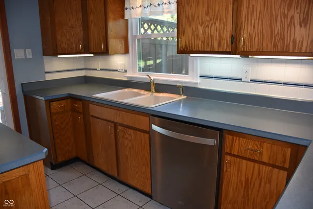 $390,000 | 9677 West Reeves Road, Spencer, IN 47460