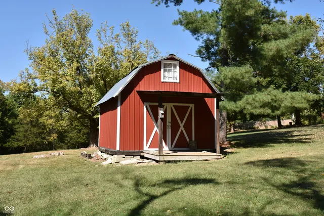 $390,000 | 9677 West Reeves Road, Spencer, IN 47460