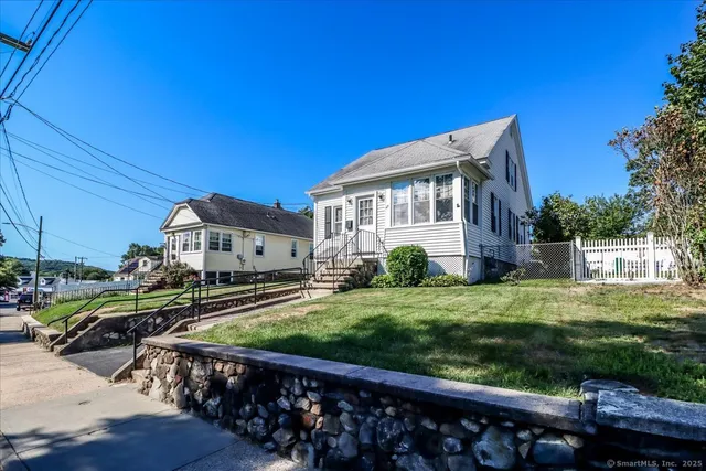 $269,900 | 47 Wacona Avenue, Waterbury, CT 06705