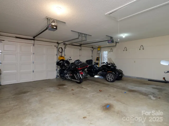 $975,000 | 42 Gvli Drive, Brevard, NC 28712