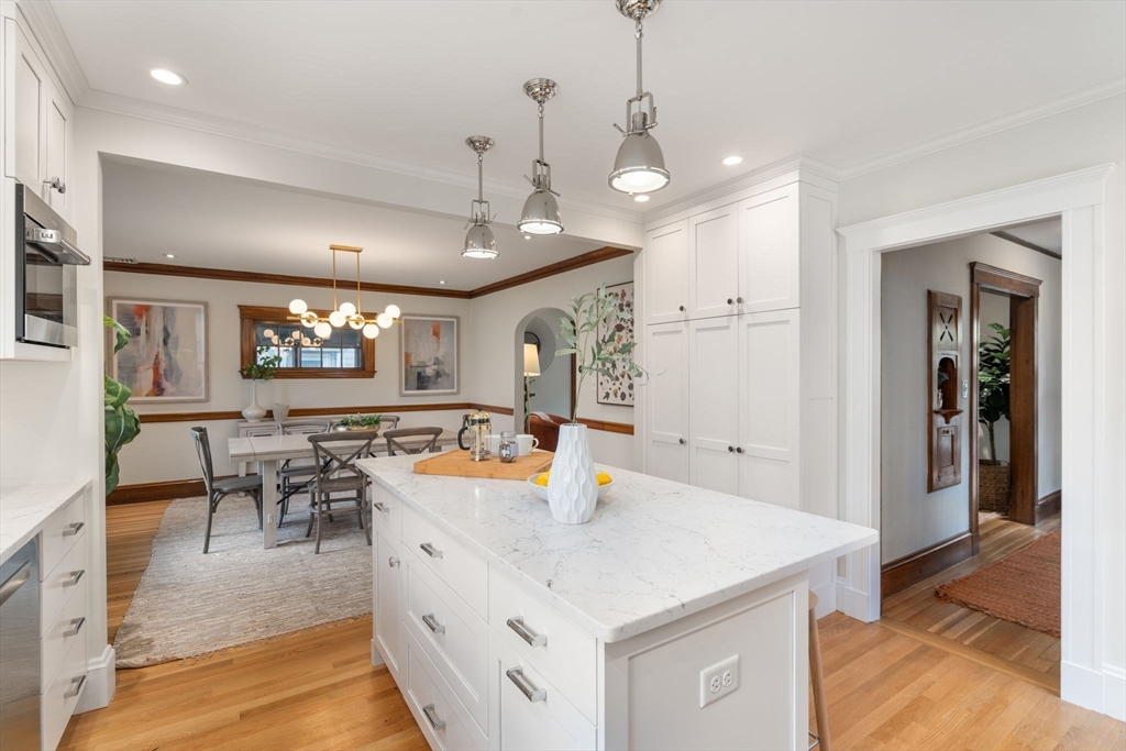 33 Longfellow Road Melrose, MA 02176 - Photo 19 of 38