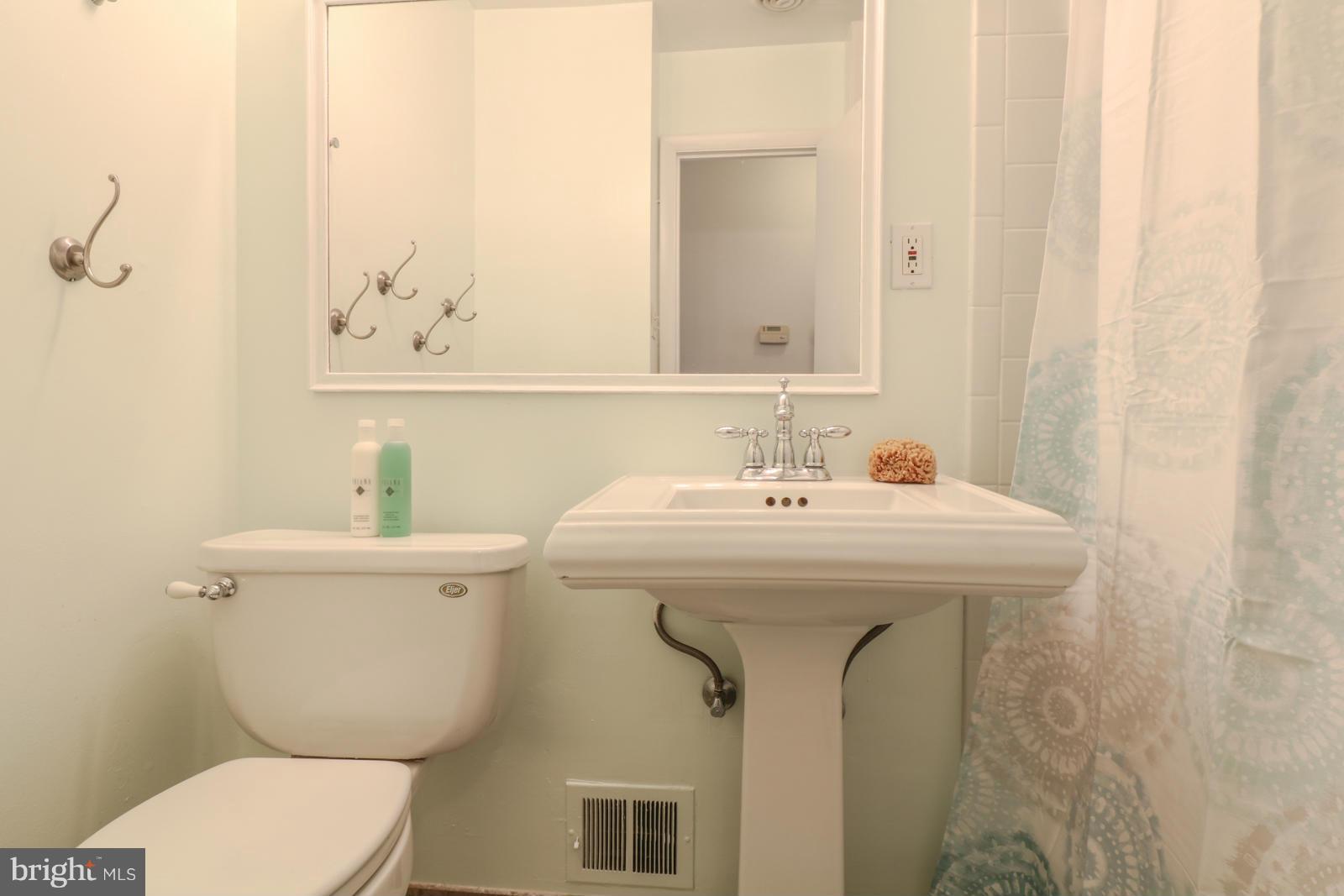 6510 Cipriano Road Lanham, MD 20706 - Photo 15 of 27 Bath