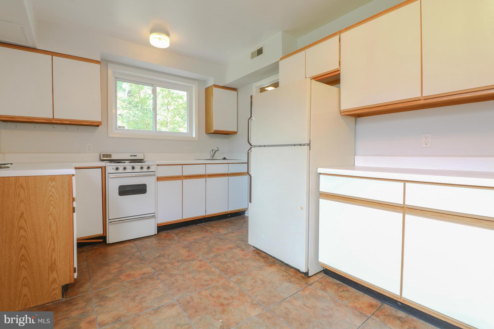 6510 Cipriano Road Lanham, MD 20706 - Photo 19 of 27 Kitchen #2