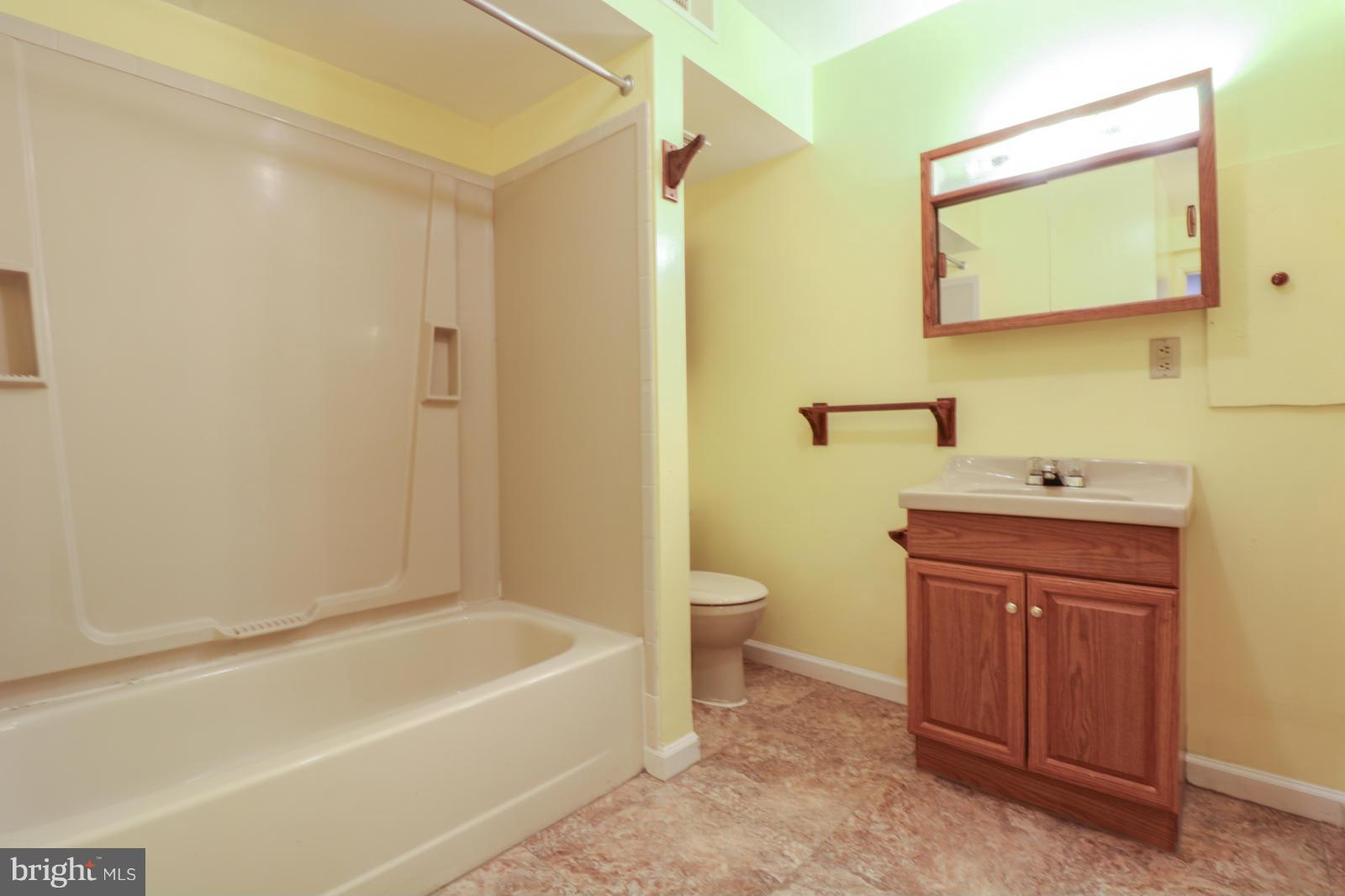 6510 Cipriano Road Lanham, MD 20706 - Photo 23 of 27 Bath