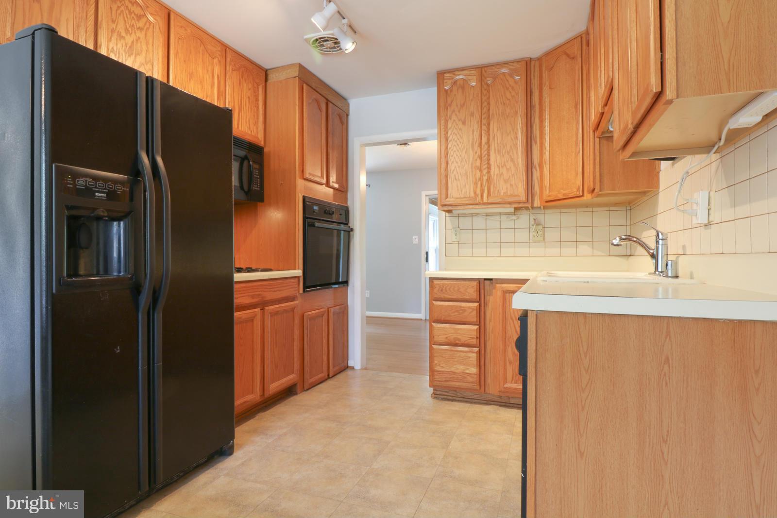 6510 Cipriano Road Lanham, MD 20706 - Photo 8 of 27 Kitchen