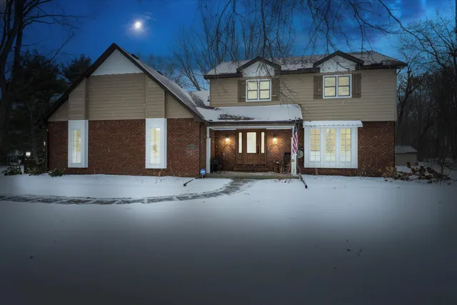 $469,000 | 22279 Loupee Drive, Cassopolis, MI 49031