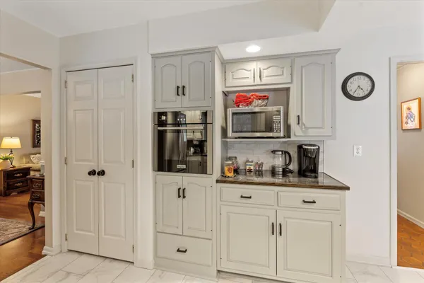 $459,000 | 22279 Loupee Drive, Cassopolis, MI 49031