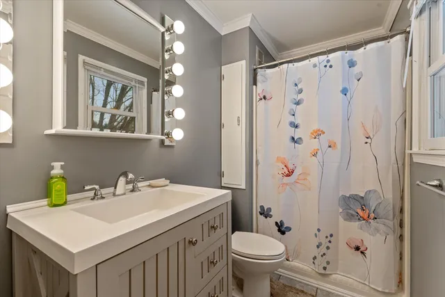 $469,000 | 22279 Loupee Drive, Cassopolis, MI 49031