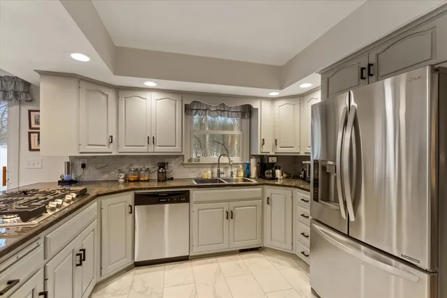 $469,000 | 22279 Loupee Drive, Cassopolis, MI 49031