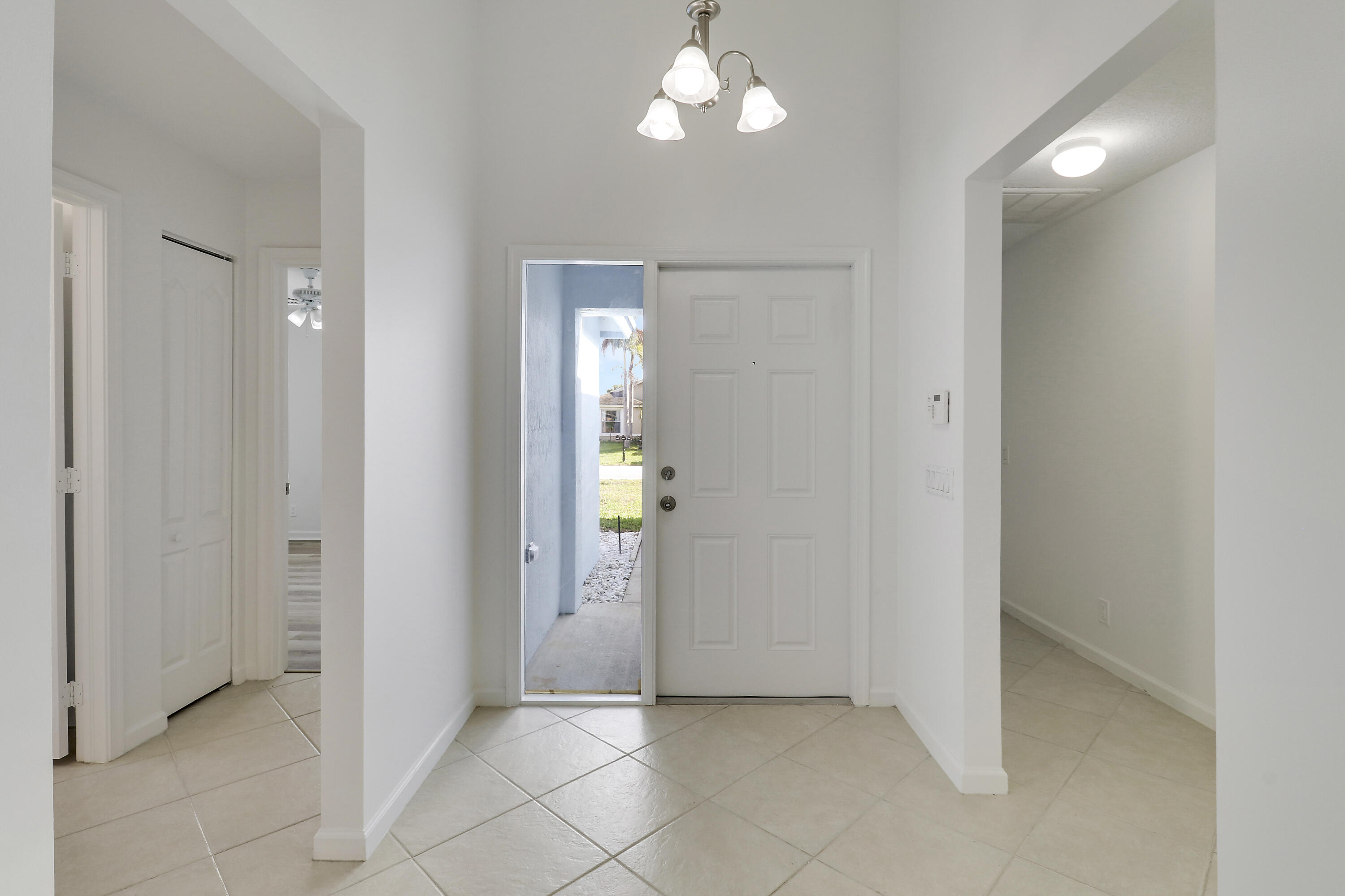 2429 Southwest Century Way Stuart, FL 34997 - Photo 5 of 47 House2-15