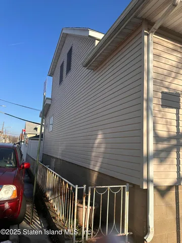 a view of an outdoor space