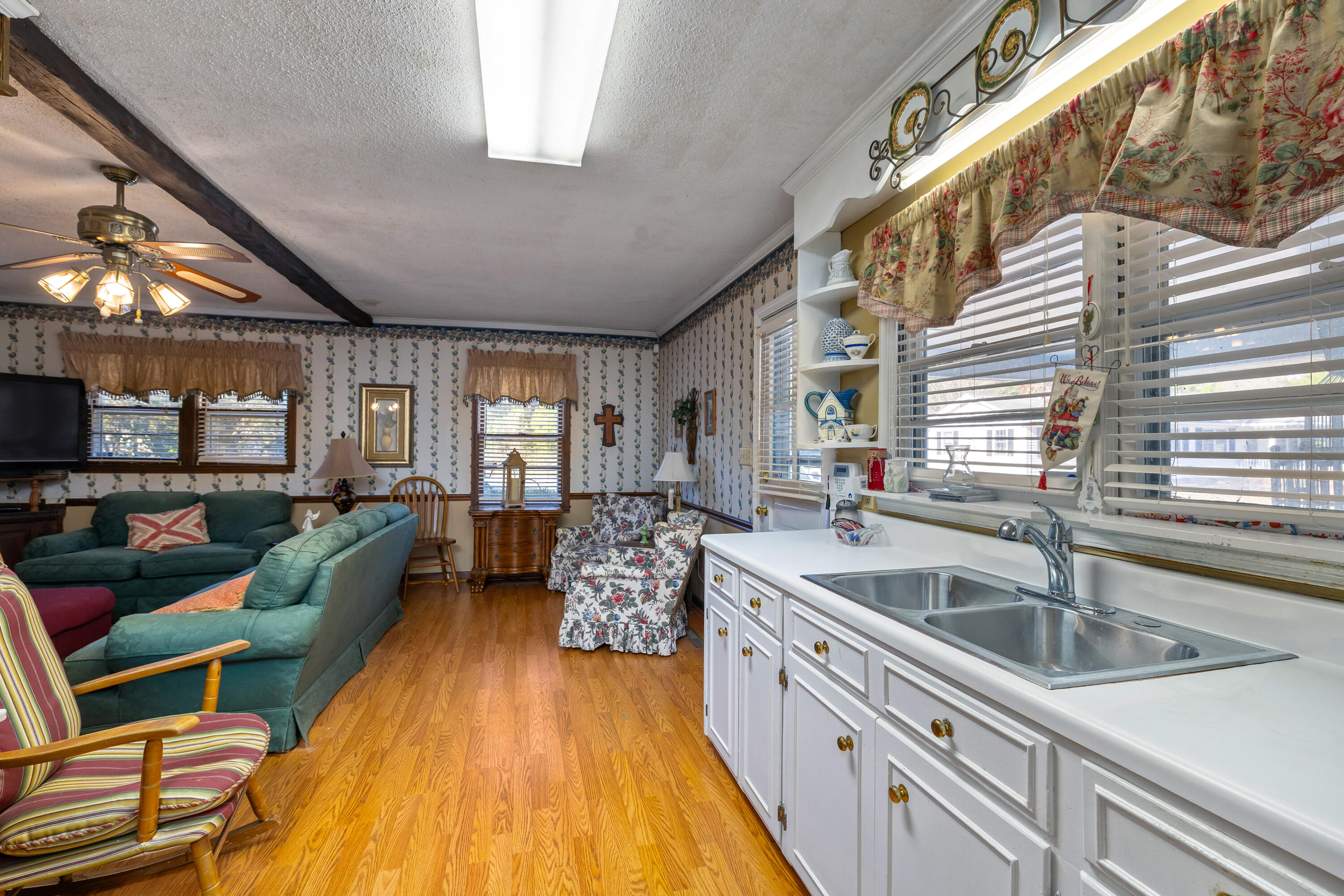 302 Stuckey Street Sumter, SC 29150 - Photo 13 of 36 20