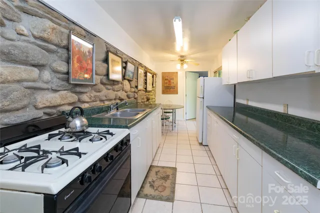 $1,700,000 | 28 Spruce Chase Lane, Swannanoa, NC 28778