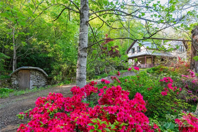 $1,700,000 | 28 Spruce Chase Lane, Swannanoa, NC 28778