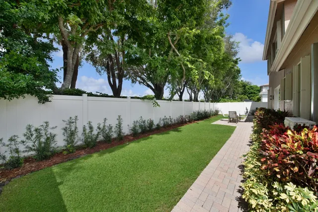 $5,995 | 6874 Houlton Circle, Lake Worth, FL 33467