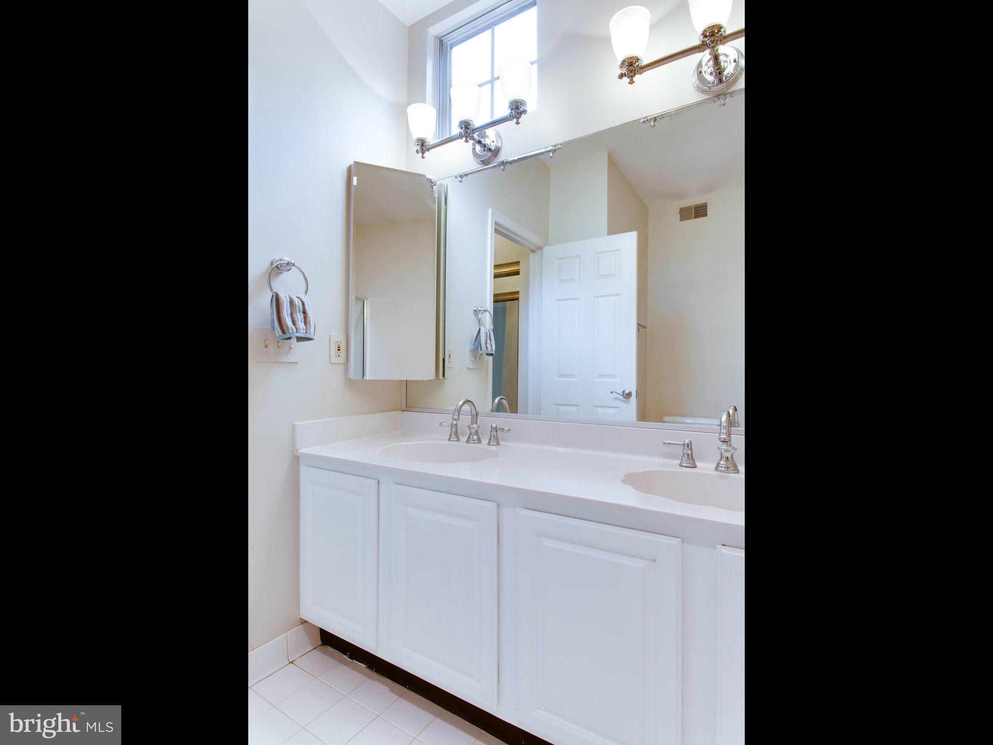 7029 Haycock Road, Unit 404 Falls Church, VA 22043 - Photo 12 of 18 Bath (Master)