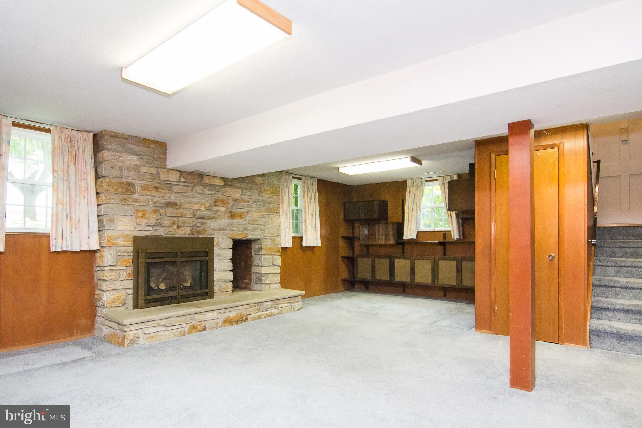 2423 Lawndale Road Finksburg, MD 21048 - Photo 17 of 30 Family Room Fireplace with Propane Gas Insert