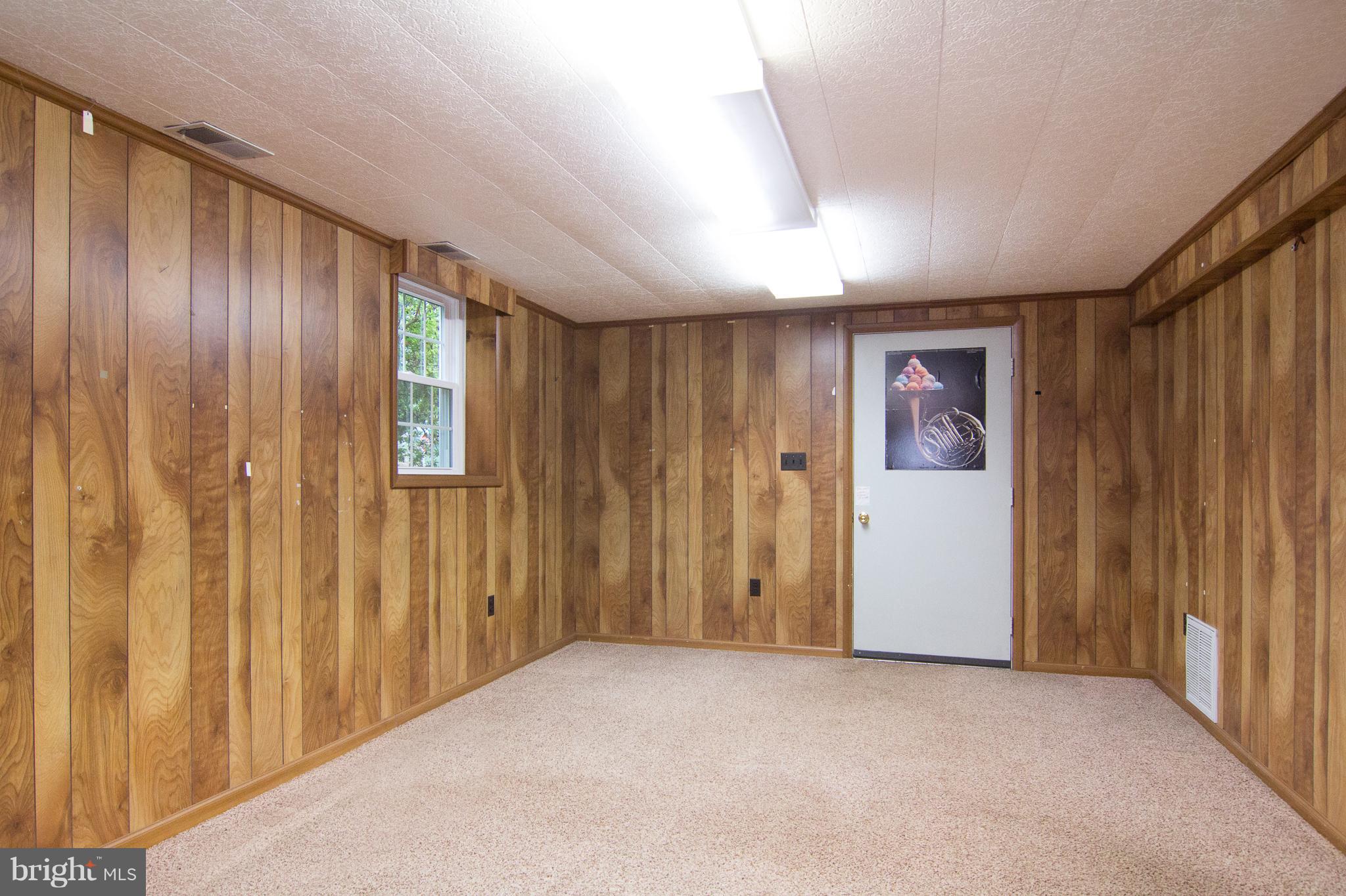 2423 Lawndale Road Finksburg, MD 21048 - Photo 21 of 30 Bedroom exit