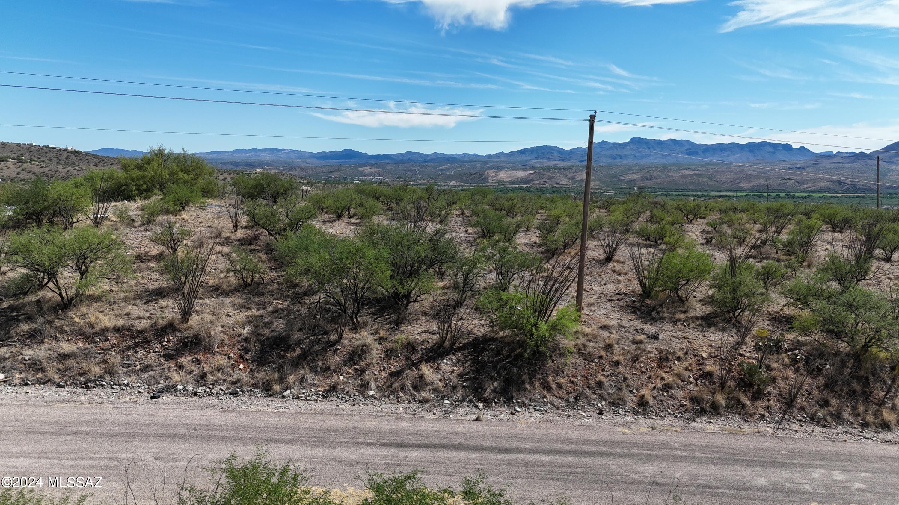 1747 Ruta Caravela, Unit 34 Rio Rico, AZ 85648 - Photo 3 of 13
