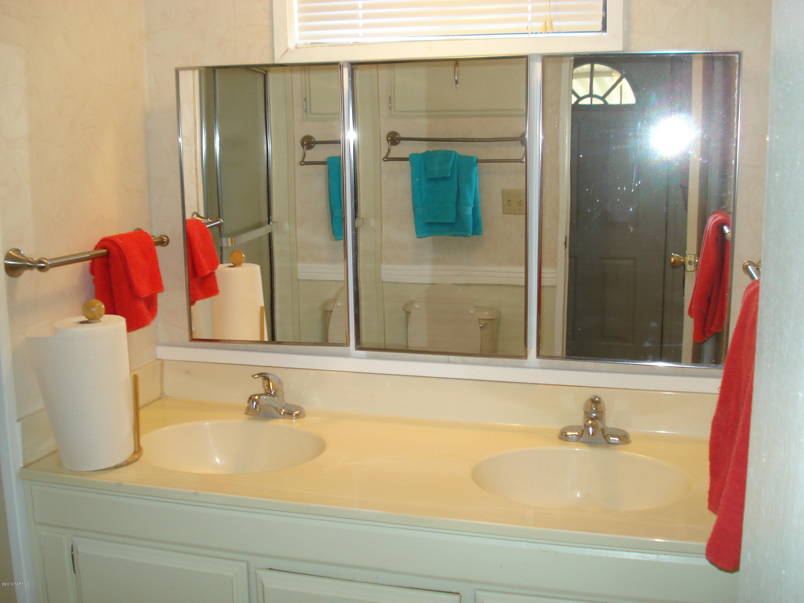 5562 West Rafter Cir Street Tucson, AZ 85713 - Photo 10 of 29 Gallery Image 10
