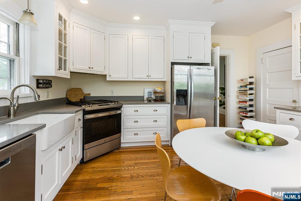 218 Inwood Avenue Montclair, NJ 07043 - Photo 16 of 47