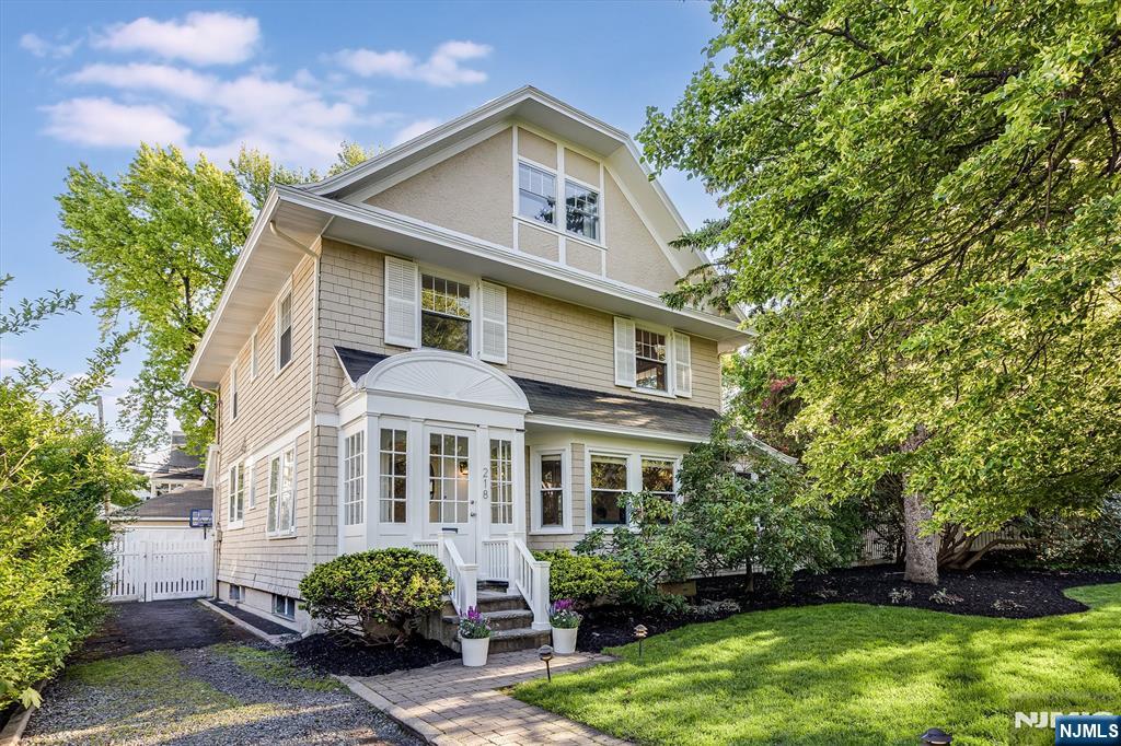 218 Inwood Avenue Montclair, NJ 07043 - Photo 2 of 47