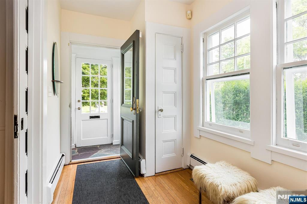 218 Inwood Avenue Montclair, NJ 07043 - Photo 3 of 47