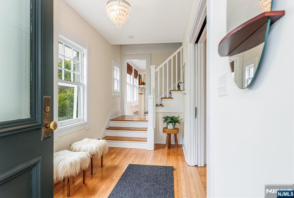 218 Inwood Avenue Montclair, NJ 07043 - Photo 4 of 47