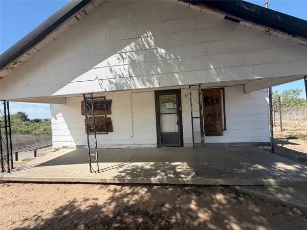 $24,999 | 104 3rd Street, Stinnett, TX 79083